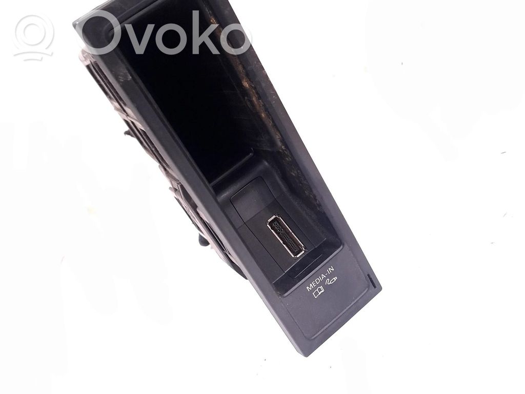 Enchufe conector USB   5N0035342E,1000003007,KW3711,7660861519