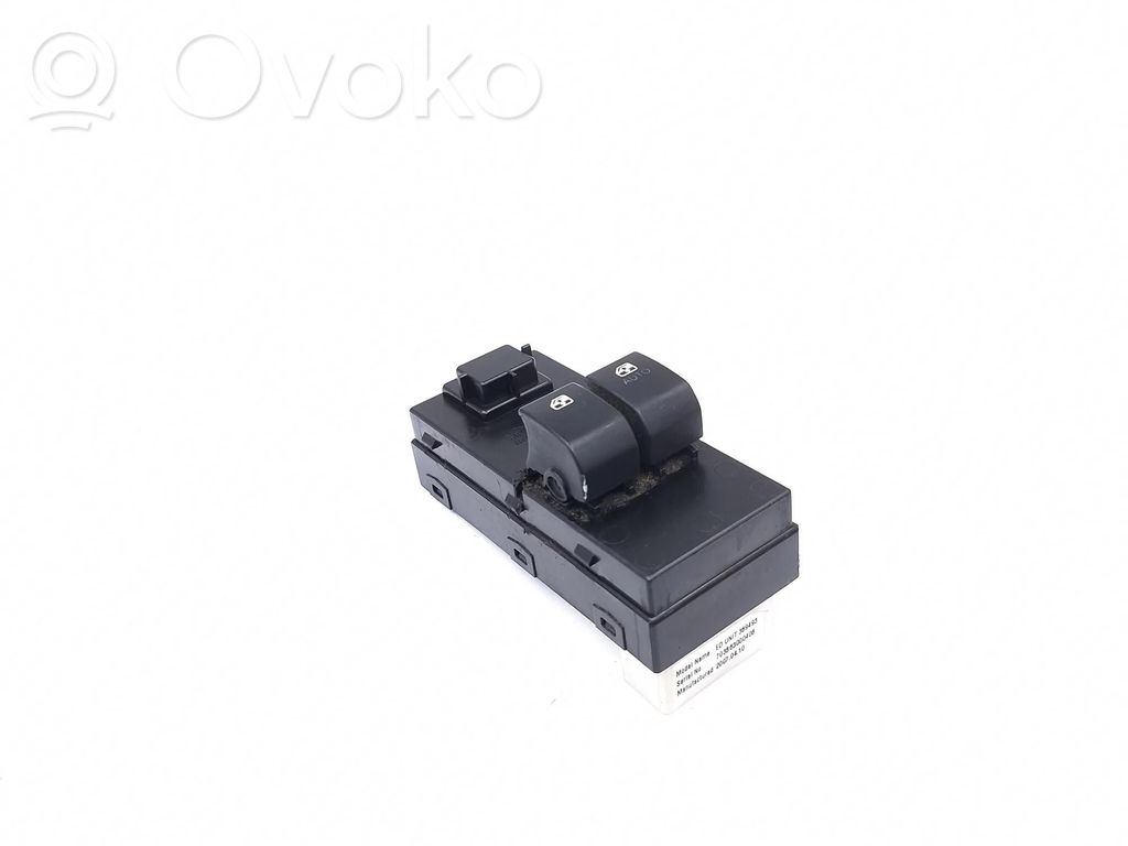 Electric window control switch   369493,703B63000406,703B63000406,63000406
