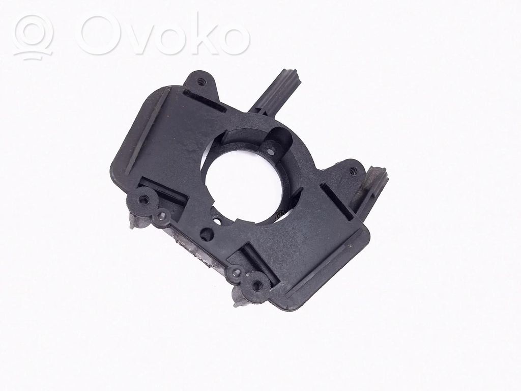 Holder (bracket)