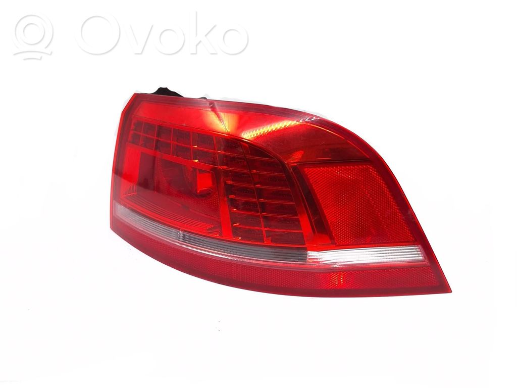 Volkswagen PASSAT B7 Luz trasera/de freno 