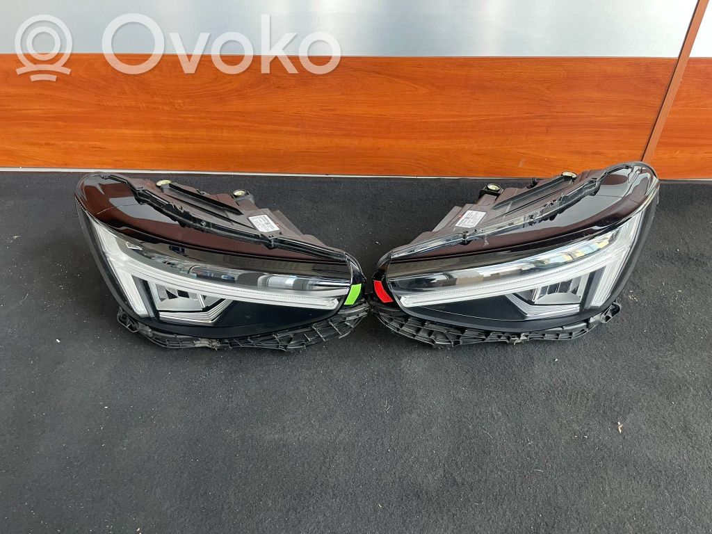 Volvo XC40 Scheinwerfer 