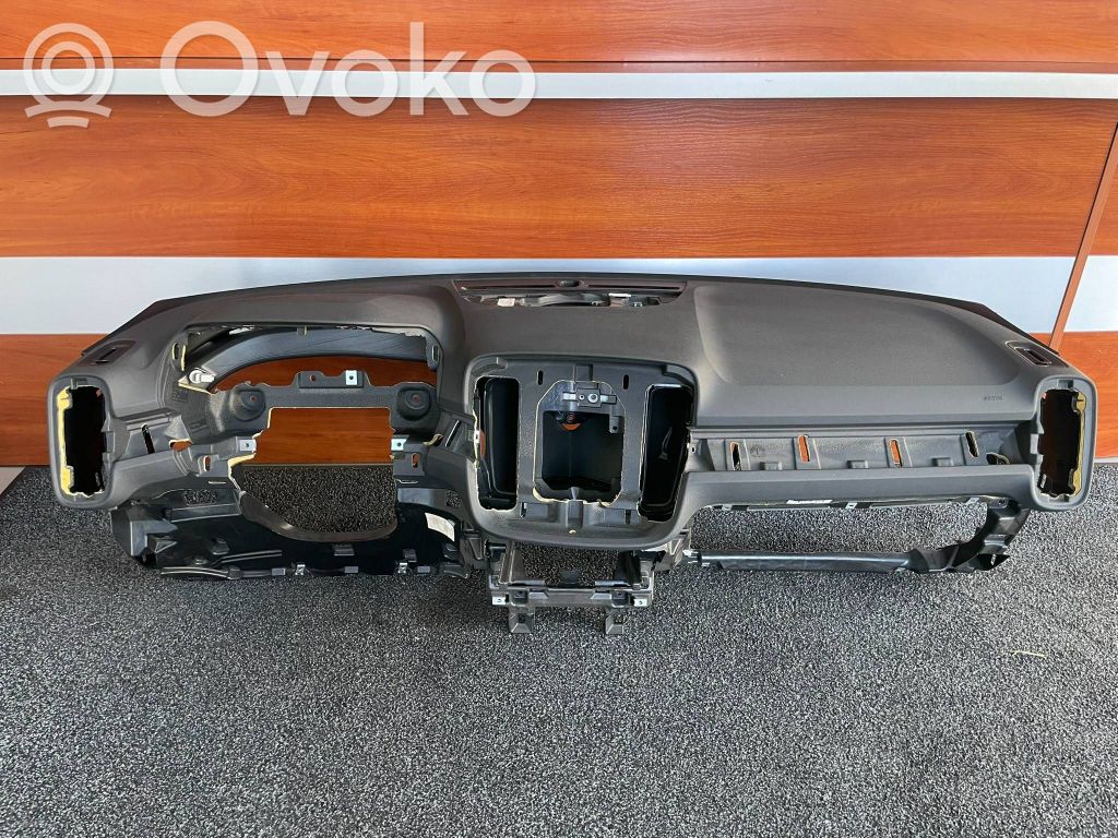 Volvo XC40 Panelė 