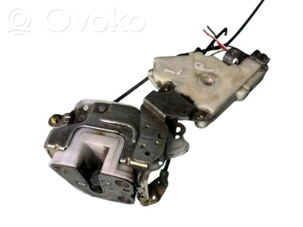 Nissan Vanette Priekšpusē slēdzene 