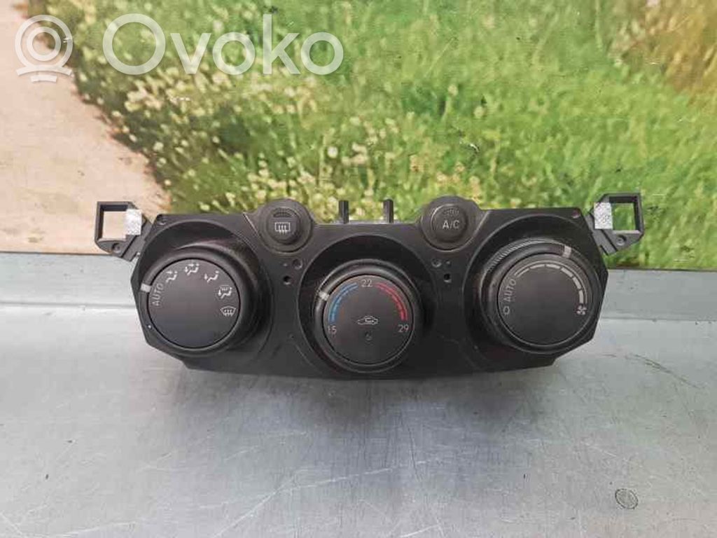 Mazda 2 Climate control unit 