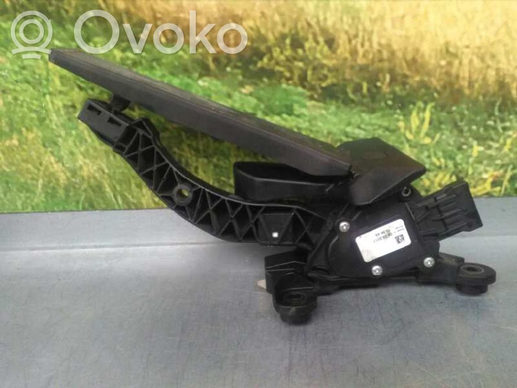 Accelerator throttle pedal   32700A6100