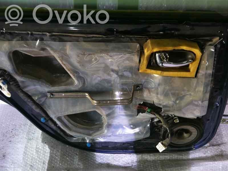 Nissan Maxima Ręczny podnośnik szyby drzwi tylnych 