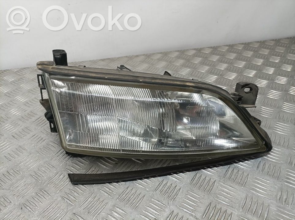 Opel Vectra B Lampa przednia 