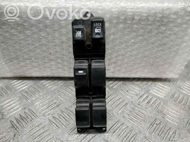 Interruptor del elevalunas eléctrico   8608A207,C8DD654M