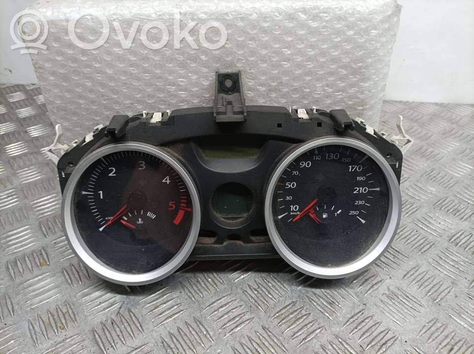 Renault Megane II Nopeusmittari (mittaristo) 