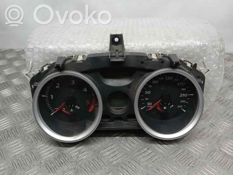 Renault Megane II Geschwindigkeitsmesser Cockpit 