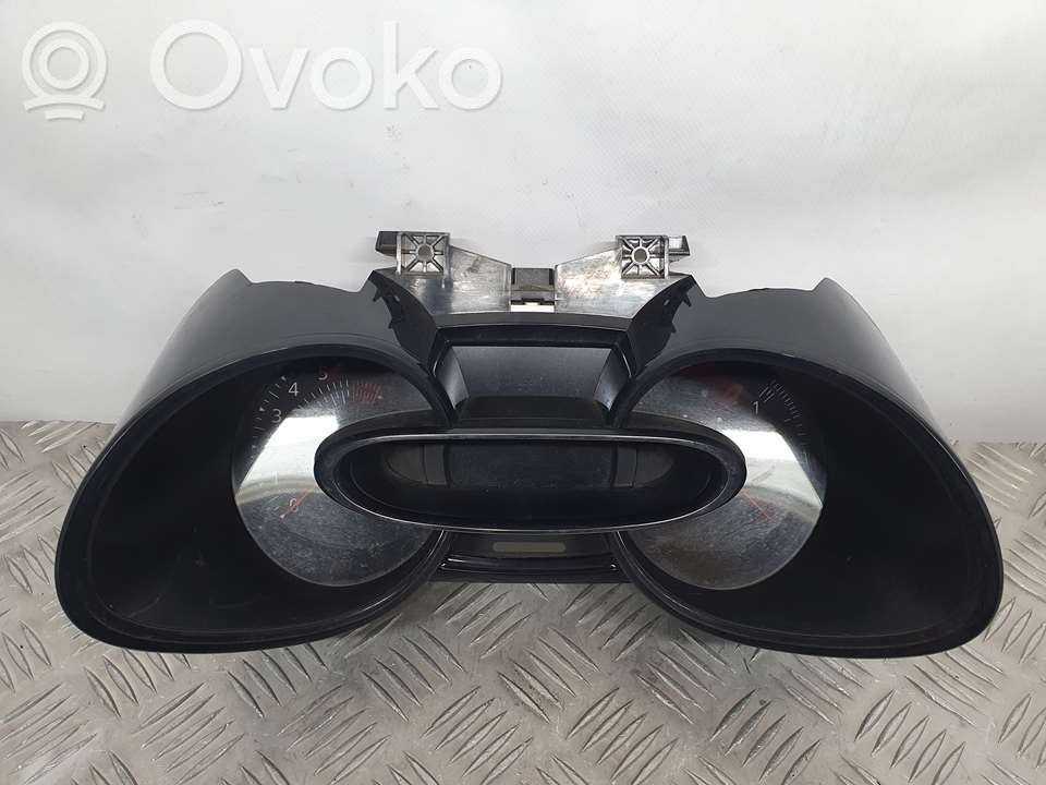 Renault Clio IV Speedometer (instrument cluster) 