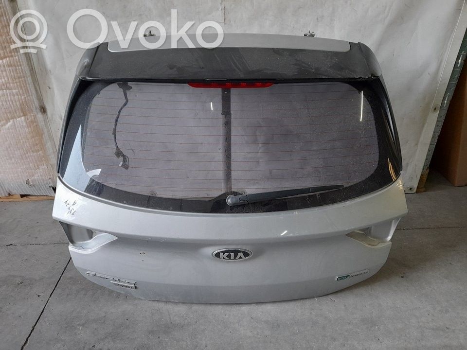 KIA Stonic Puerta del maletero/compartimento de carga 