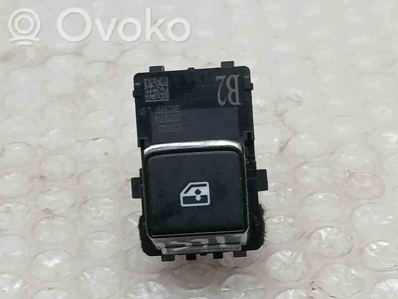 Nissan Qashqai J12 Interruptor del elevalunas eléctrico