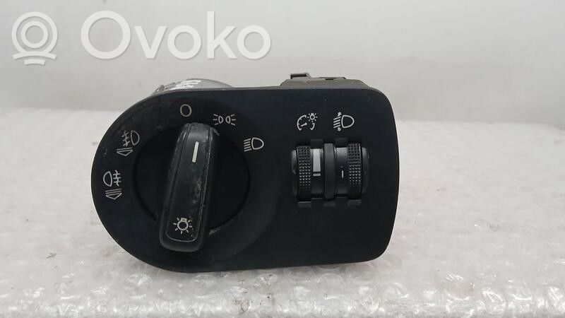 Audi A1 Light switch 