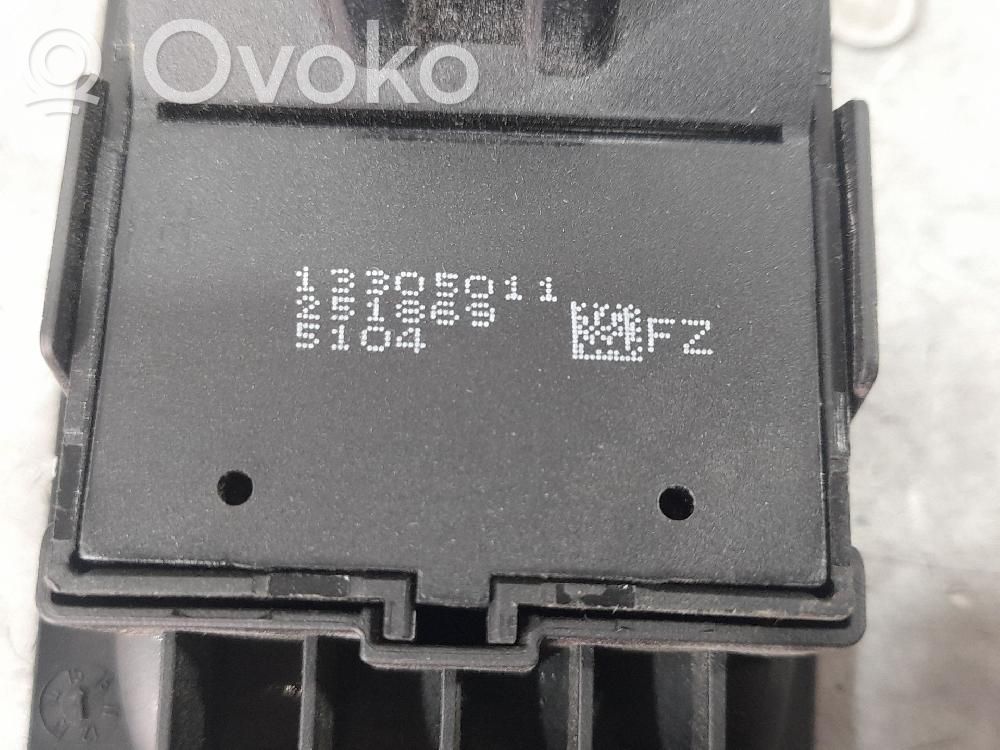 Opel Zafira C Przyciski szyb 