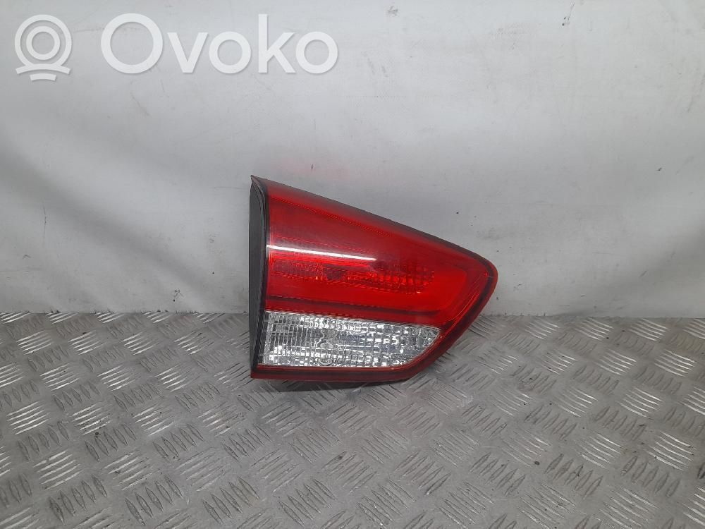 KIA Carens III Takaluukun takavalot 