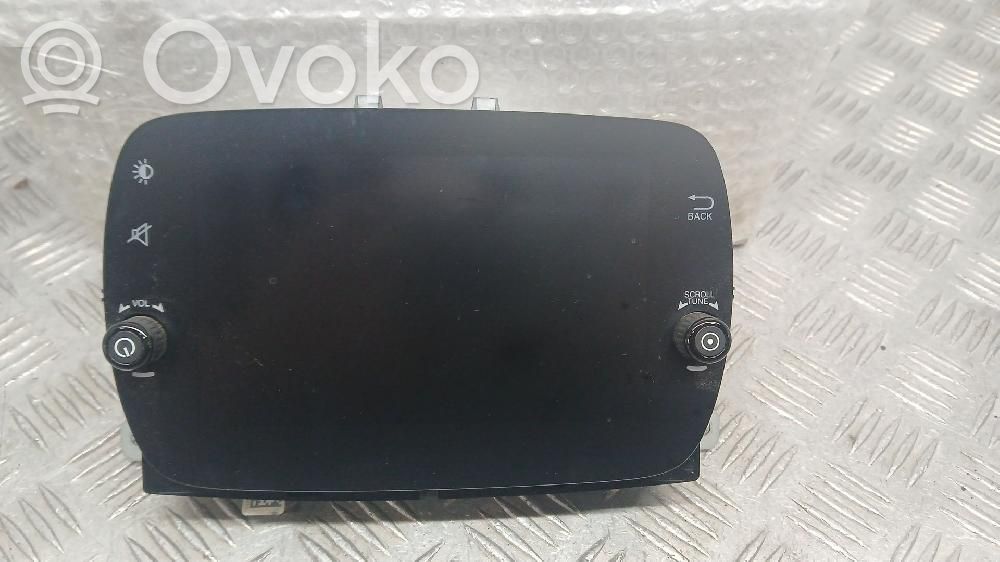 Panel / Radioodtwarzacz CD/DVD/GPS   735735858,A2C131298080001110