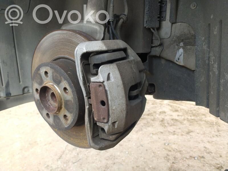 Caliper de freno delantero   34116753659