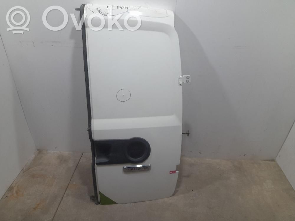 Puerta trasera   52000031