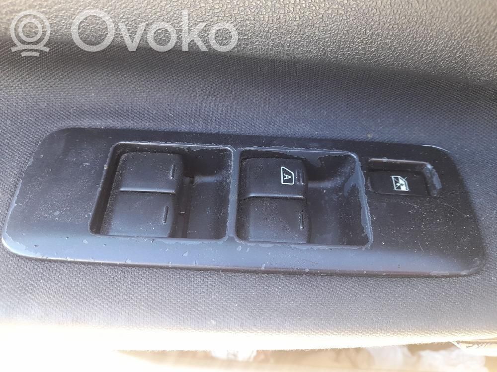 Nissan Qashqai Interruttore di controllo dell’alzacristalli elettrico