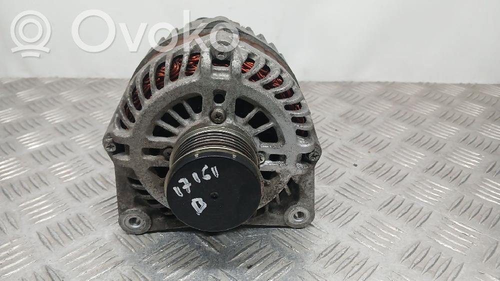 Nissan Juke I F15 Generatore/alternatore 