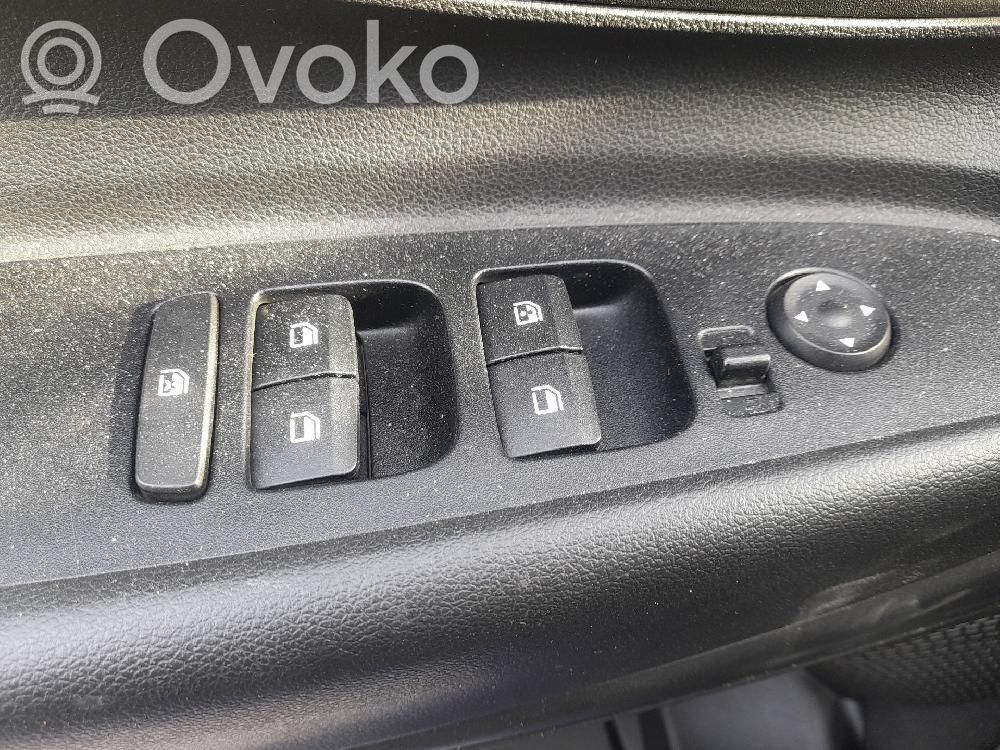 Hyundai i20 (BC3 BI3) Comutator comandă geamuri electrice 