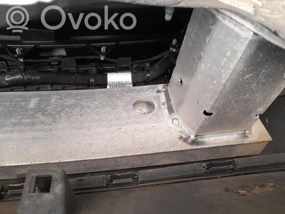 Jeep Compass Takapuskurin poikittaistuki 