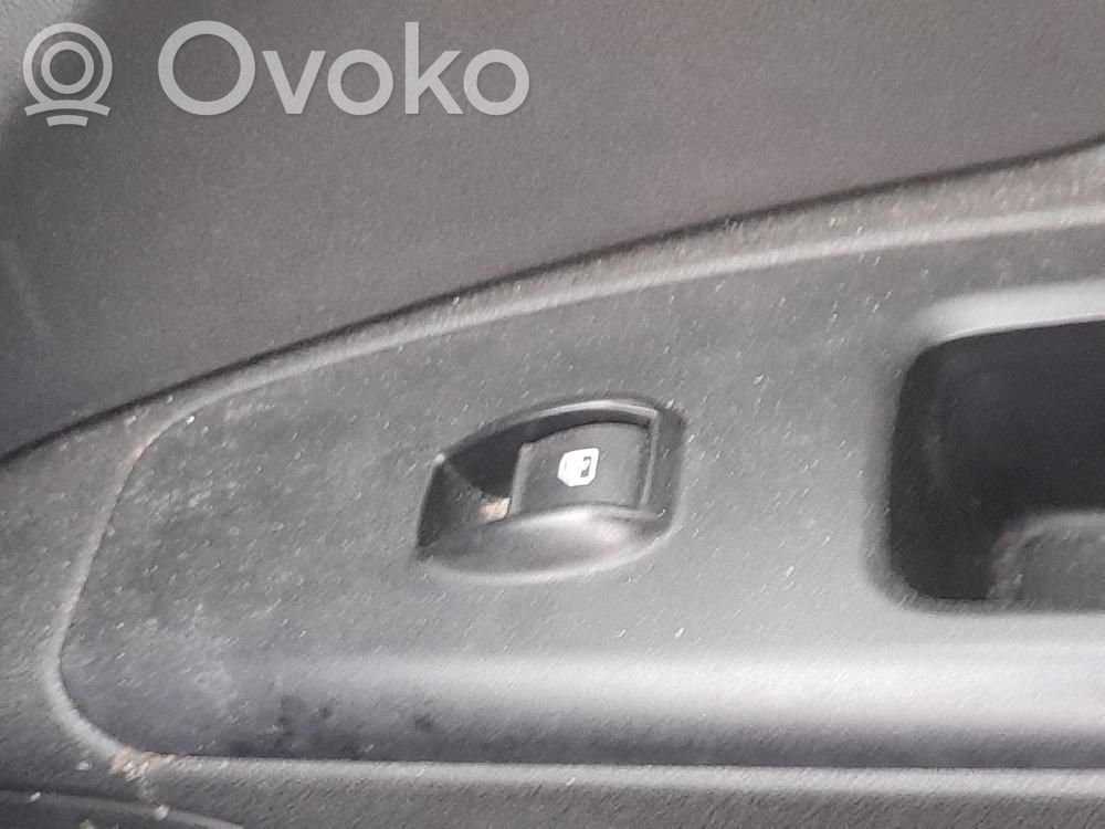 Fiat Doblo Przyciski szyb 