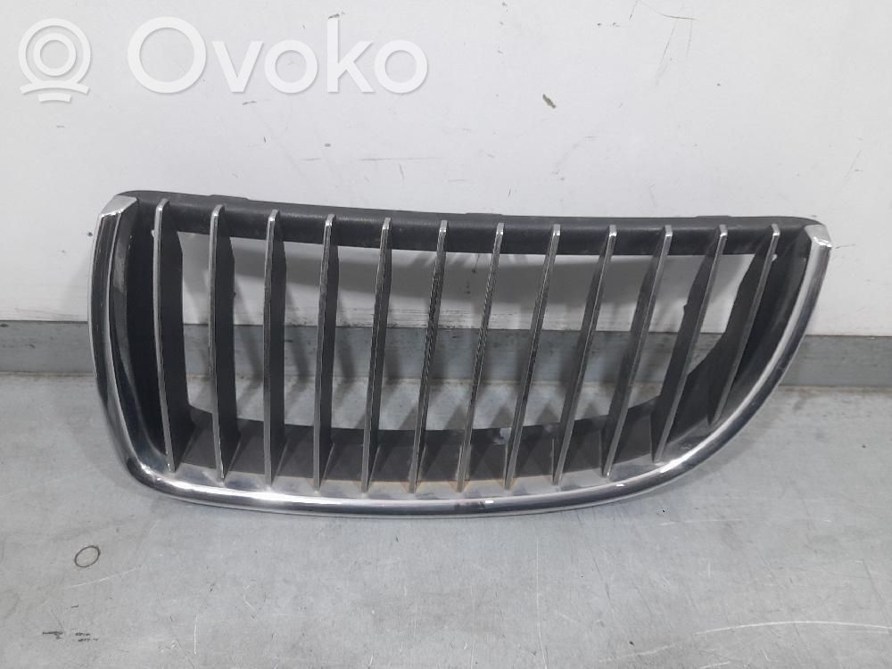 Grille de calandre avant   7120009
