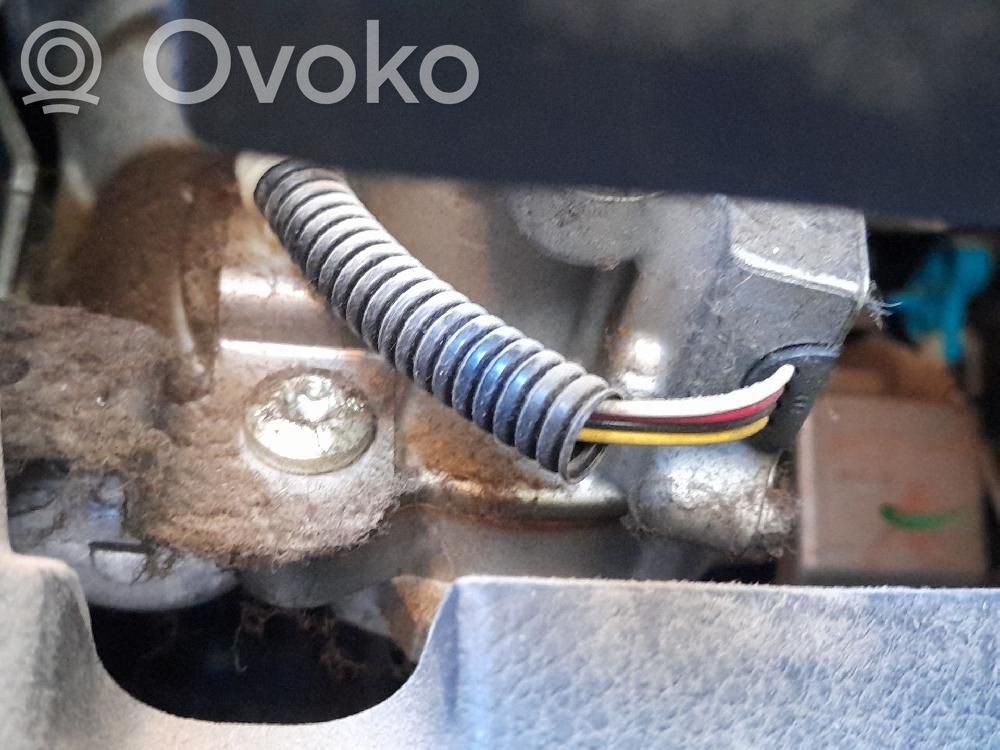 Ohjauspyörän akseli   488113VV2B