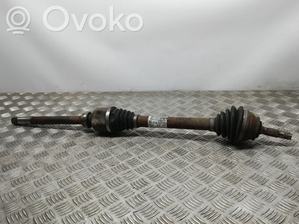 Etuvetoakseli   9677477180