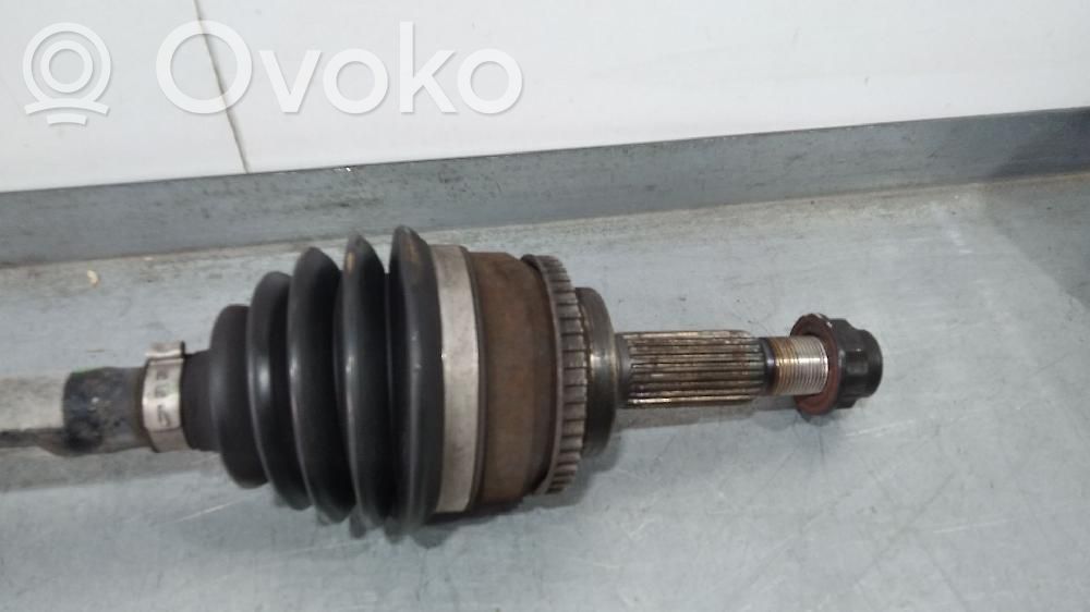Toyota Corolla E120 E130 Półoś przednia 