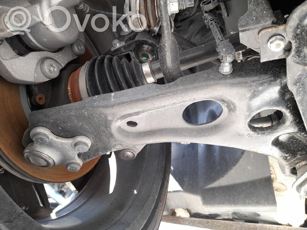 Peugeot 208 II Braccio di controllo sospensione anteriore inferiore/braccio oscillante