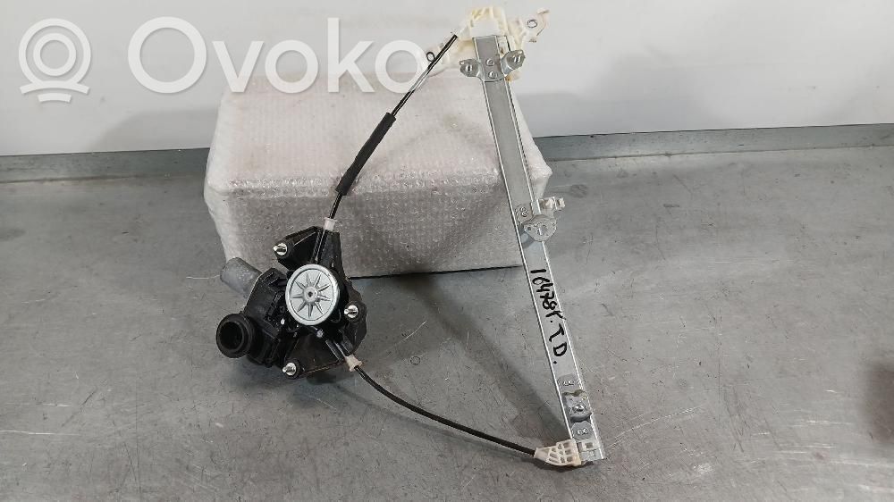 Toyota Yaris Ręczny podnośnik szyby drzwi tylnych 