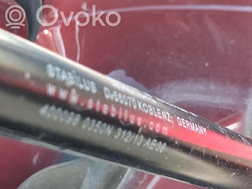 Volvo V40 Takaluukun tuen kaasujousi