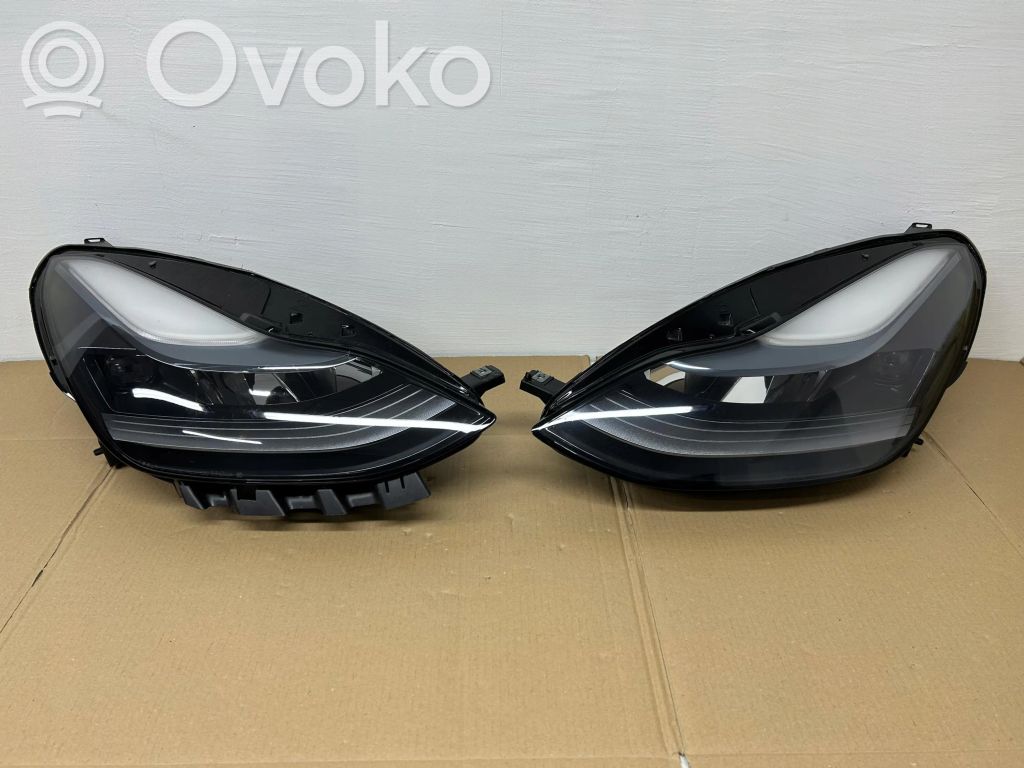 Headlight/headlamp   1514952