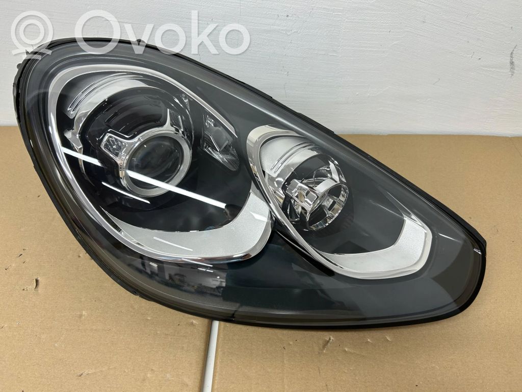 Porsche Cayenne (92A) Far 