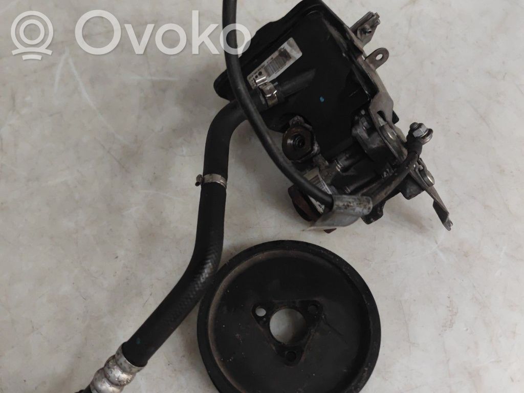 BMW X3 E83 Power steering pump 