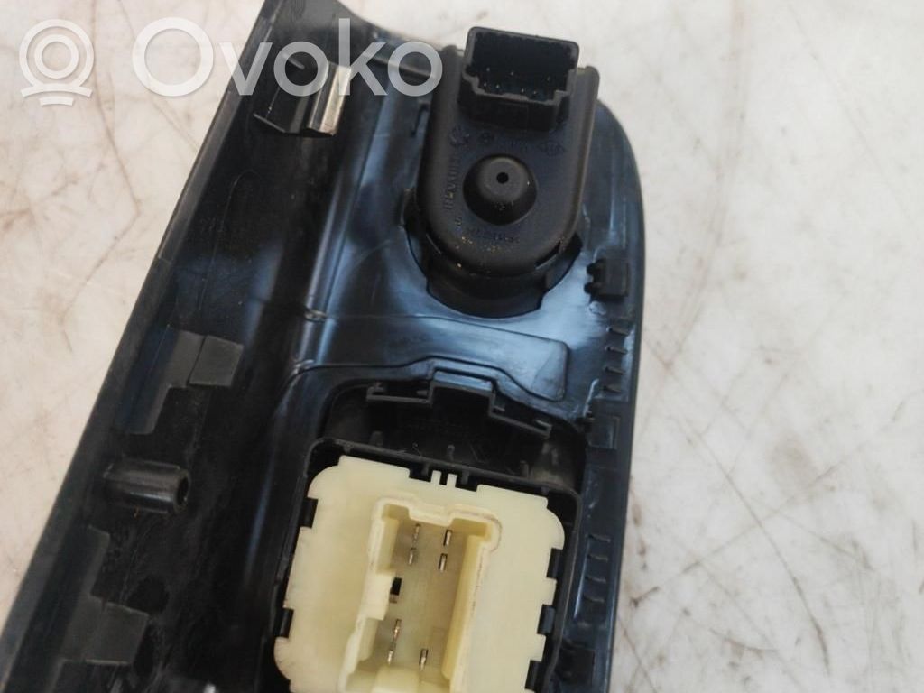 Opel Vivaro Electric window control switch 