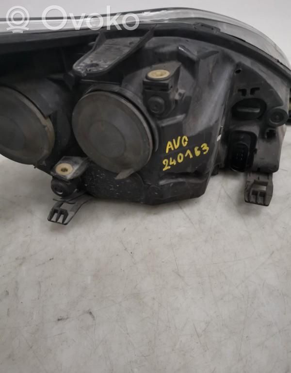 Headlight/headlamp   1754446