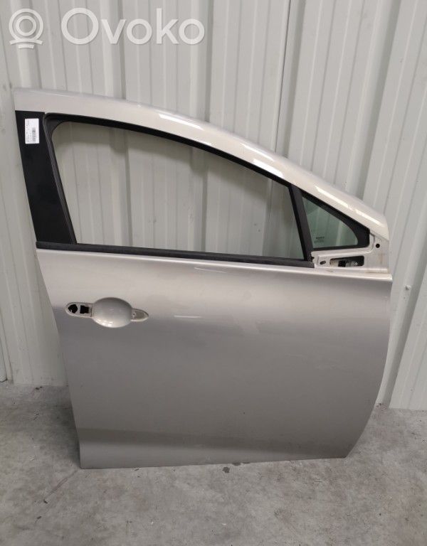 Puerta delantera   801004005R