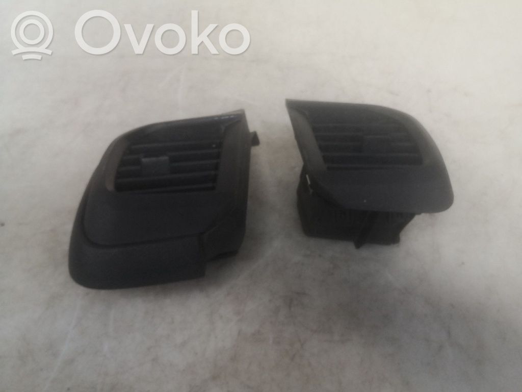 Peugeot Expert Centrinės oro grotelės 