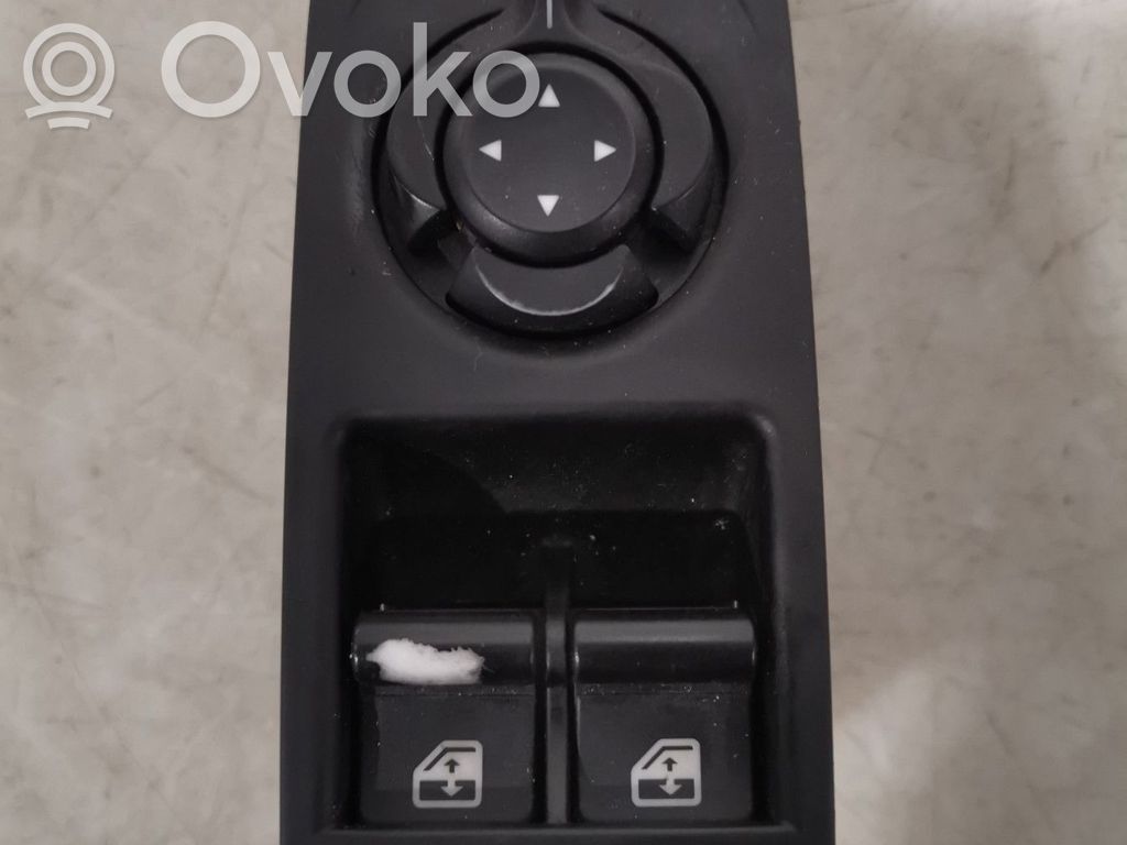 Alfa Romeo Mito Electric window control switch 