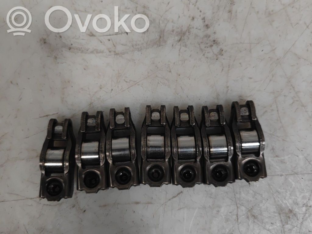 Valve rocker arm