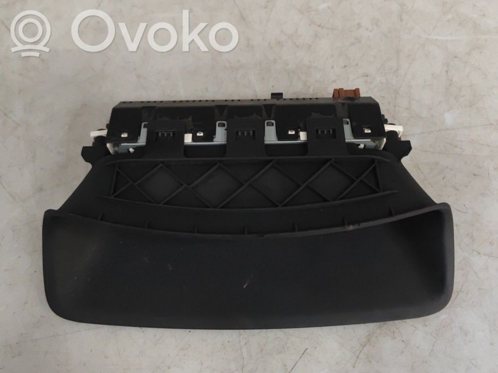 Peugeot 308 Screen/display/small screen 