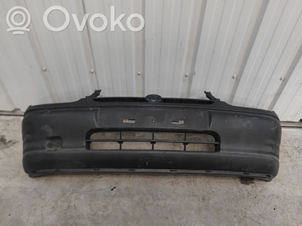 Opel Corsa B Parachoques delantero 