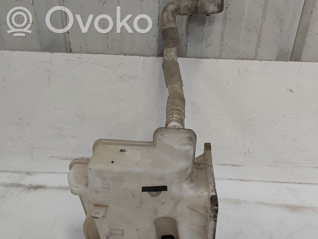 Langų skysčio bakelis   9114661