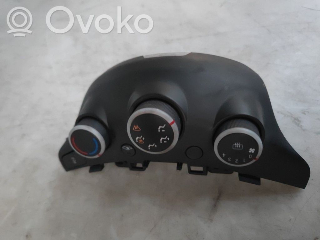Chevrolet Spark Climate control unit 