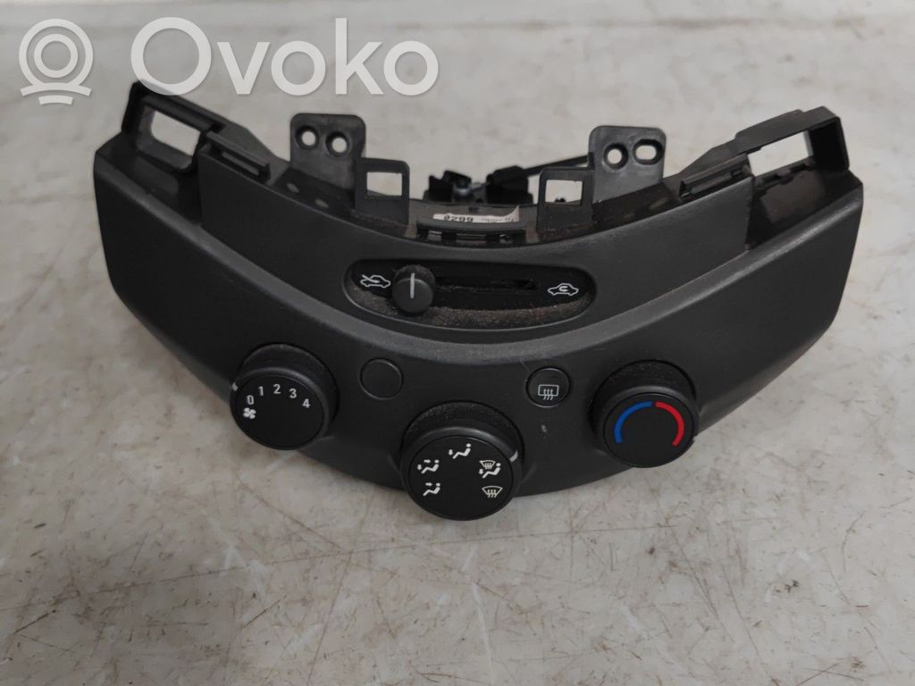 Chevrolet Spark Climate control unit 