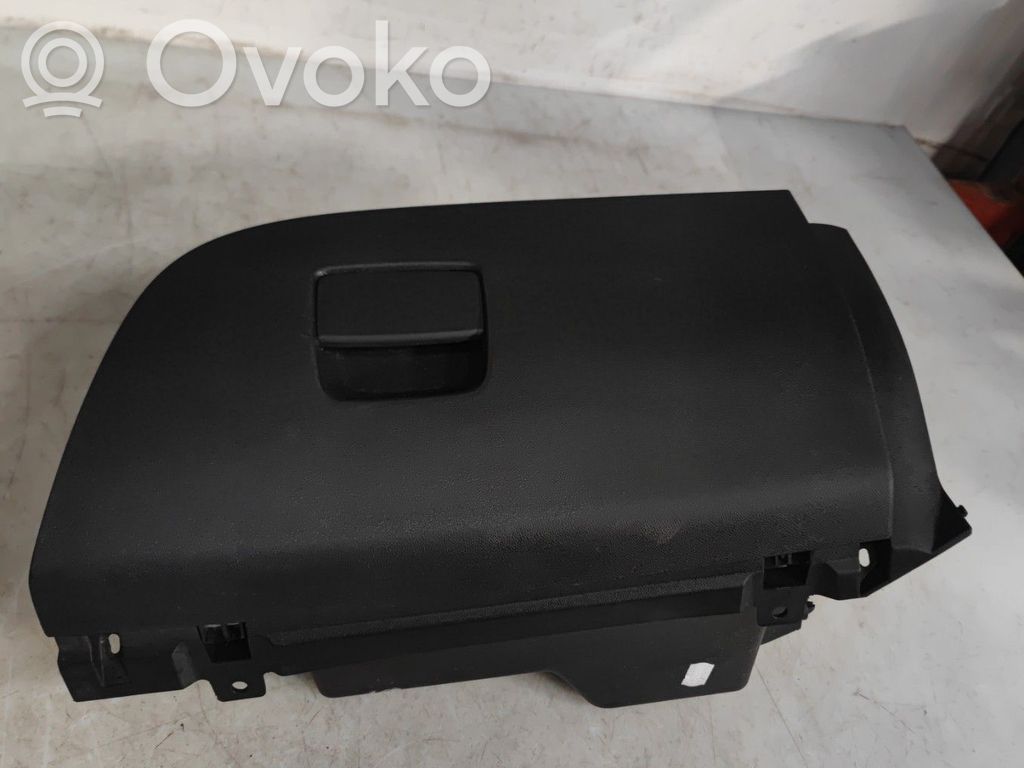 Opel Corsa E Daiktadėžės (bordačioko) komplektas 